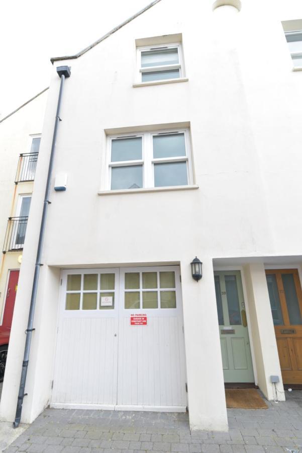 Beach Central With Allocated Parking And Patio Hove Buitenkant foto