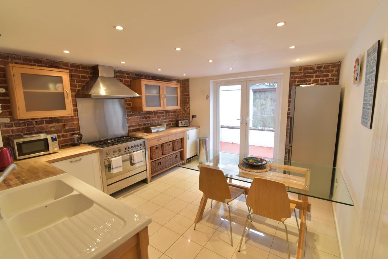 Beach Central With Allocated Parking And Patio Hove Buitenkant foto